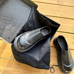 Dr. Martens Vent Black